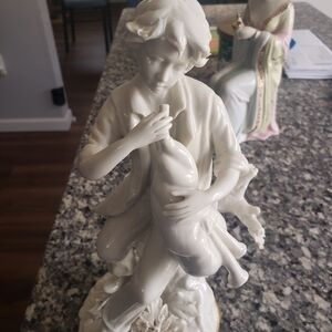 Vintage Nuova Capoddimonte Porcelain Sculpturr
